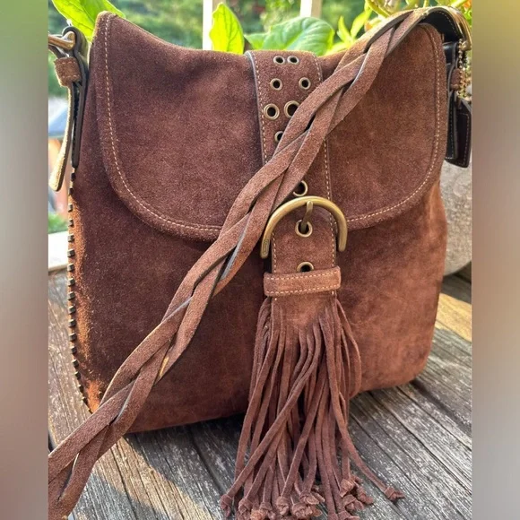 Vintage/Rare Coach Suede Tassel Shoulder Bag
Limited Edition Collectable
#5484 - Picture 5 of 11